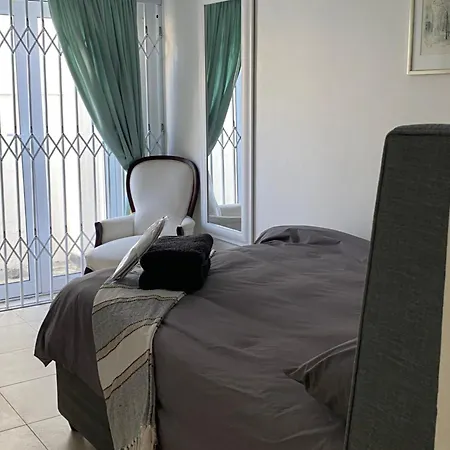 Bed And Breakfast Villa Livadia Cape Town Exterior photo