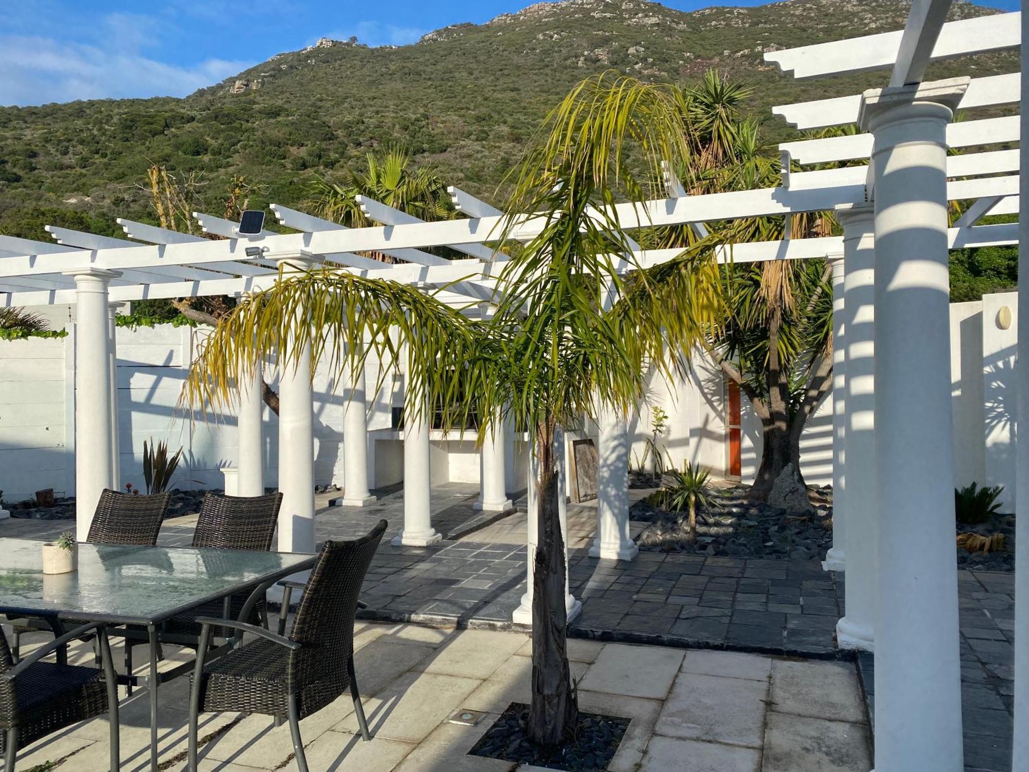 Livadia Bed & Breakfast *